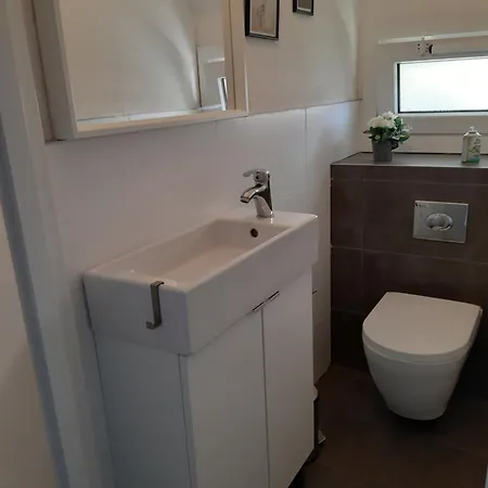 6 Persoonsbungalow Met Groot Gezamenlijk Zwembad 펜션
